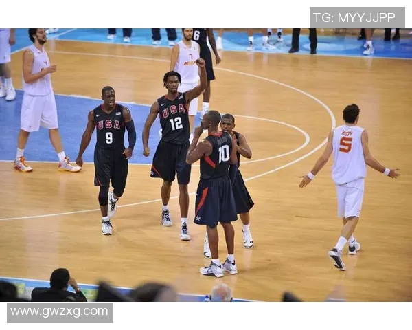 詹姆斯领衔美国男篮夺得奥运会金牌,樊旭:团结合作是胜利的关键